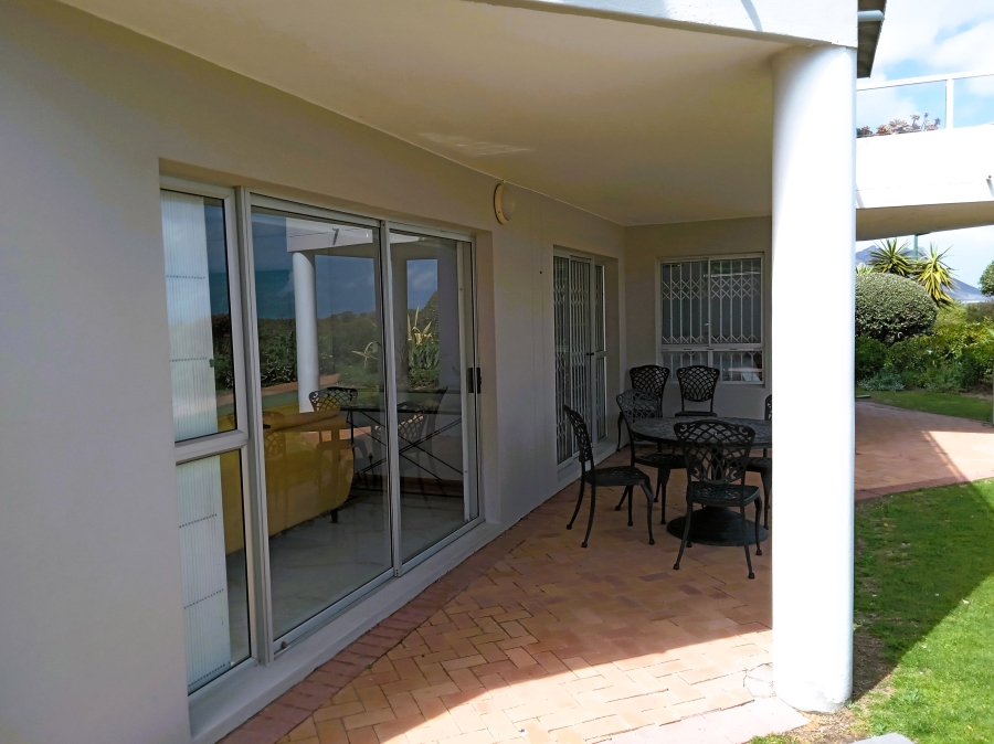 To Let 4 Bedroom Property for Rent in Greenways Golf Estate Western Cape